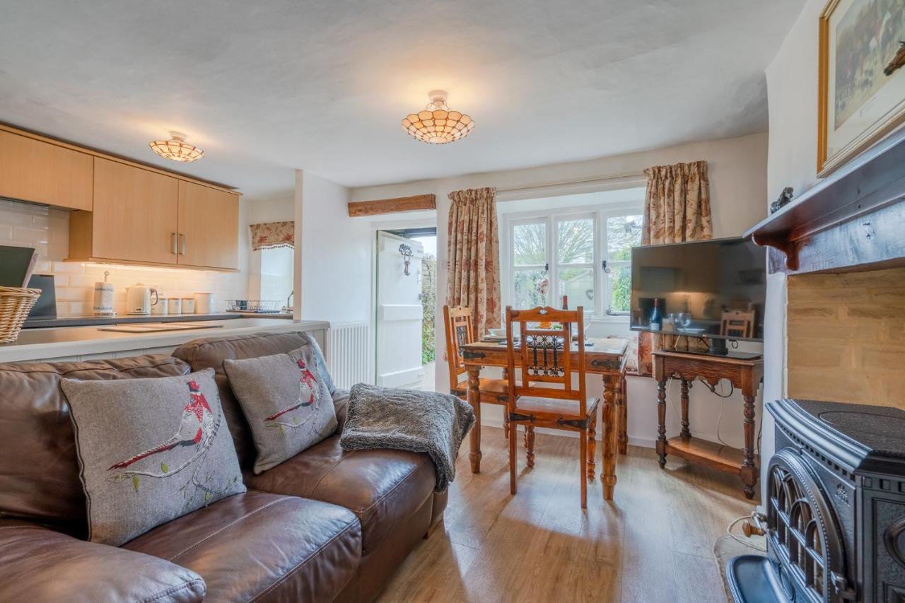 Forsythia Cottage Bourton-on-the-Water ภายนอก รูปภาพ